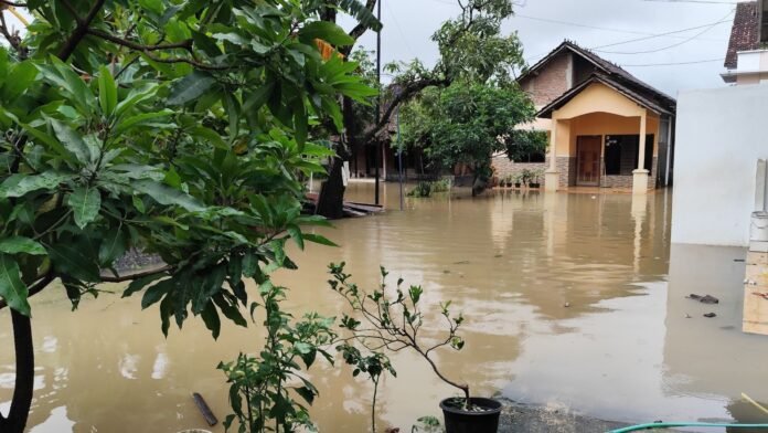 Chuva forte no Paraná traz risco de vento e granizo