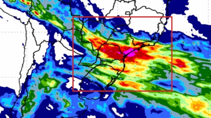 INMET prevê até 200 mm de chuva no Paraná até segunda